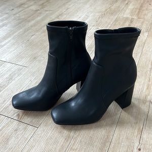 Express Size 6 black chunky heeled boots